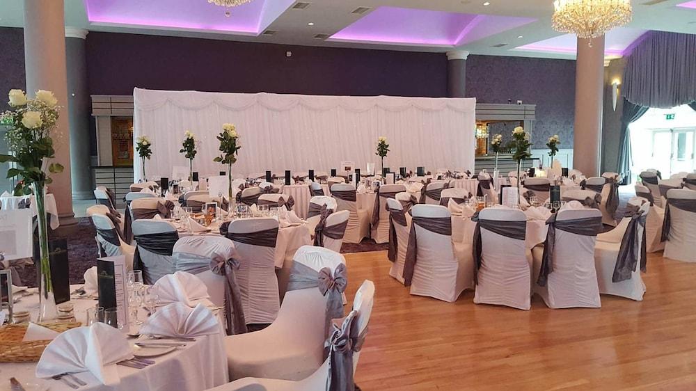 Rochestown Park & Leisure Centre