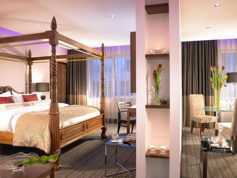 Rochestown Park & Leisure Centre Hotel
